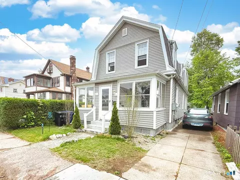 124 Richards St, West Haven, CT 06516