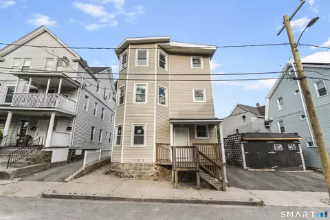 16 Vermont St, Waterbury, CT 06704