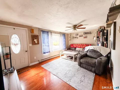 Entry Way - 199 Mashentuck Rd, Killingly, CT 06239 photo 2 of 3