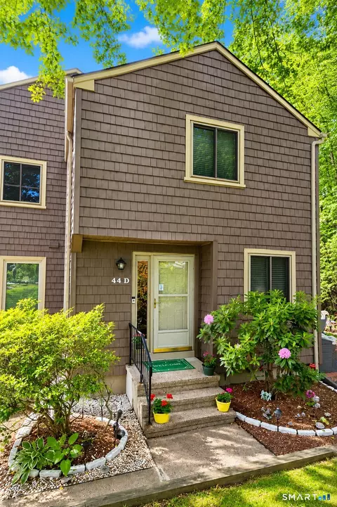 44 Powder Mill Rd #D, Stratford, CT 06614
