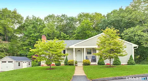 15 Cloverdale Cir, Deep River, CT 06417