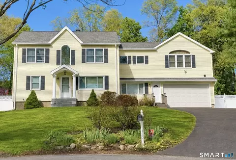 120 Saddle View Rd, Fairfield, CT 06825