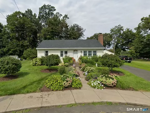 15 Sherwood Cir, Manchester, CT 06042