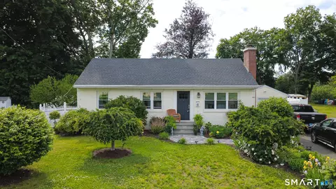 15 Sherwood Cir, Manchester, CT 06042
