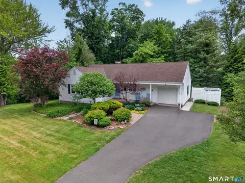 16 Somerset Rd, Glastonbury, CT 06033