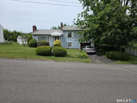 83 Sunnybrook Bnd, Waterbury, CT 06708
