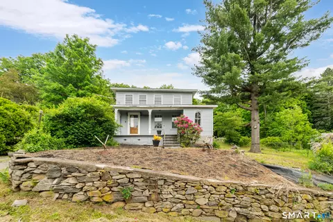 6 Easy St, Woodbury, CT 06798