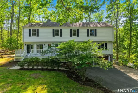 156 W Haviland Ln, Stamford, CT 06903
