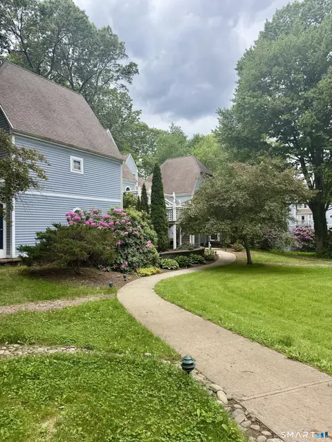 1113 Old Pond Ln #1113, Norwich, CT 06360