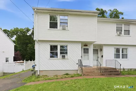 153 Maple St, Manchester, CT 06040