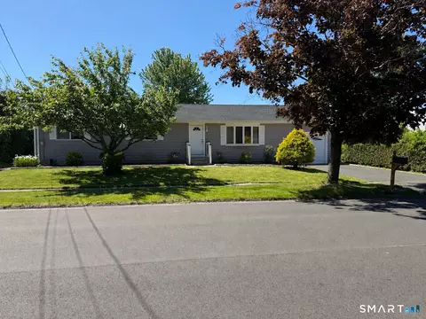 255 Oceanview Ter, Stratford, CT 06615