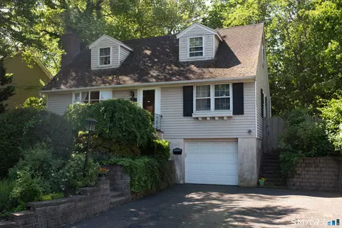 781 Tunxis Hill Rd, Fairfield, CT 06824