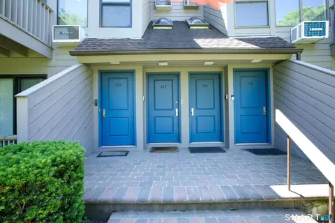 1465 E Putnam Ave #327, Greenwich, CT 06870