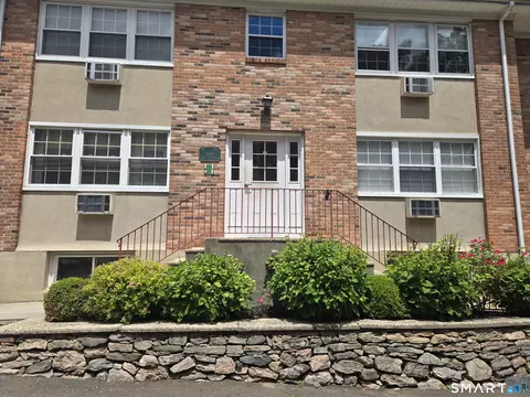 1307 Hope St #B4, Stamford, CT 06907