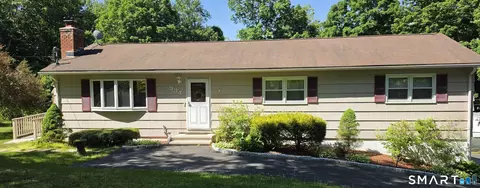 934 Jeremy Swamp Rd, Southbury, CT 06488