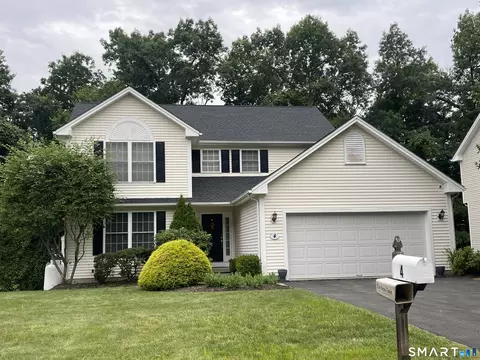 45 Pocono Ln #4, Danbury, CT 06810
