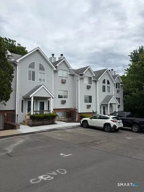 925 Oronoke Rd #31C, Waterbury, CT 06708