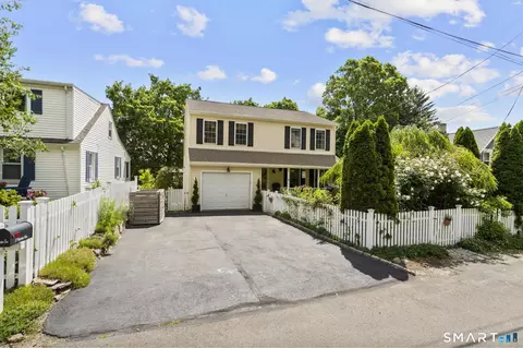 5 Fairview Ave, Shelton, CT 06484