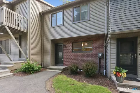 44 Conestoga Way #44, Glastonbury, CT 06033