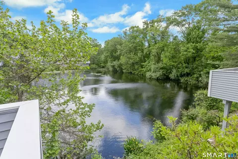 70 Wilton Crst #70, Wilton, CT 06897
