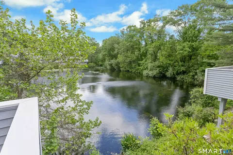 70 Wilton Crst #70, Wilton, CT 06897