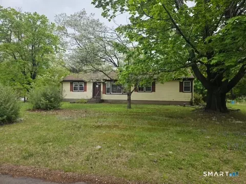 17 Edgewood Ct, Middlefield, CT 06455