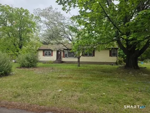 17 Edgewood Ct, Middlefield, CT 06455