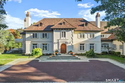 4 Cowdray Park Dr, North Castle, NY 10504