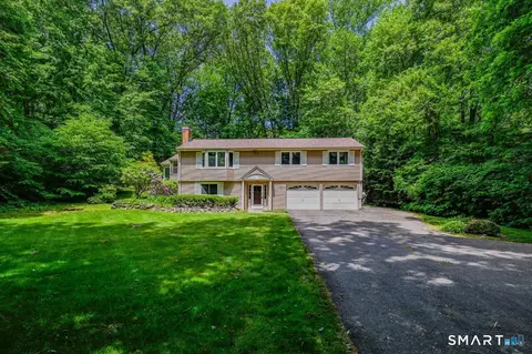 9 Rocky Ridge Ln, Farmington, CT 06032