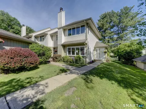 171 Coho Ln #171, Suffield, CT 06078
