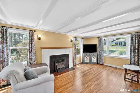 Living - 341 Main St, Hampton, CT 06247 photo 1 of 2