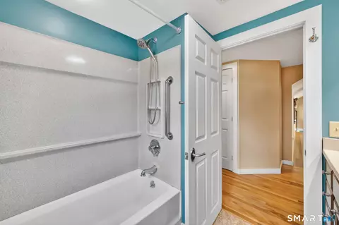 Bath - 341 Main St, Hampton, CT 06247 photo 3 of 3