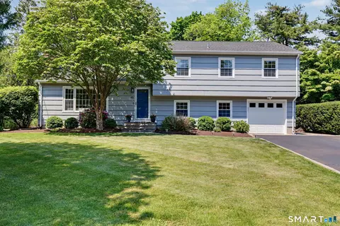 45 Cottontail Rd, Norwalk, CT 06854