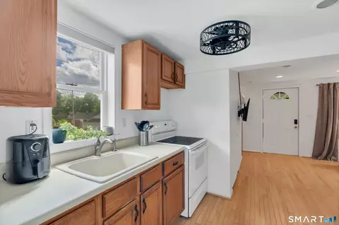 Entry Way - 99 Warner St, Hamden, CT 06514 photo 1 of 1