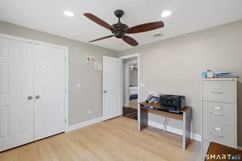 Entry Way - 21 Marshalls Mdws, Wethersfield, CT 06109 photo 1 of 2