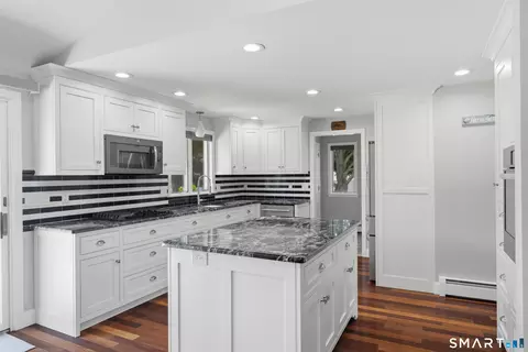 Kitchen - 21 Marshalls Mdws, Wethersfield, CT 06109 photo 5 of 6