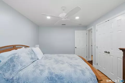 Bedroom - 21 Marshalls Mdws, Wethersfield, CT 06109 photo 4 of 4