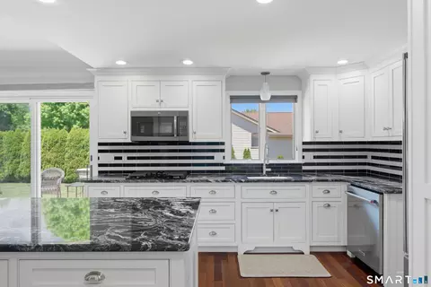 Kitchen - 21 Marshalls Mdws, Wethersfield, CT 06109 photo 6 of 6
