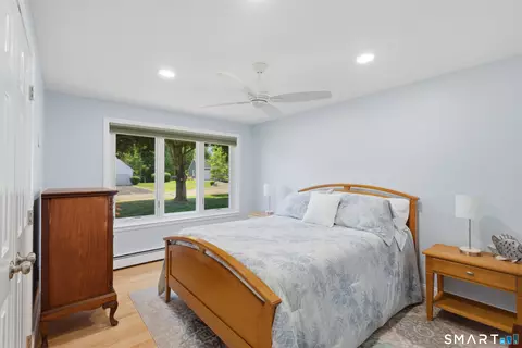 Bedroom - 21 Marshalls Mdws, Wethersfield, CT 06109 photo 3 of 4
