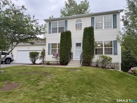 17 Sterling Ridge Ln #17, Sterling, CT 06377