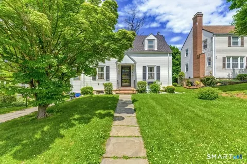 98 Woodmere Rd, West Hartford, CT 06119