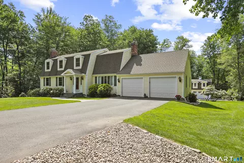 17 Briar Hill Rd, Avon, CT 06001