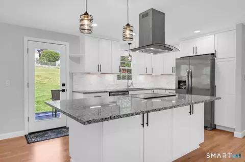 Kitchen - 129 Midwell Rd, Wethersfield, CT 06109 photo 2 of 3