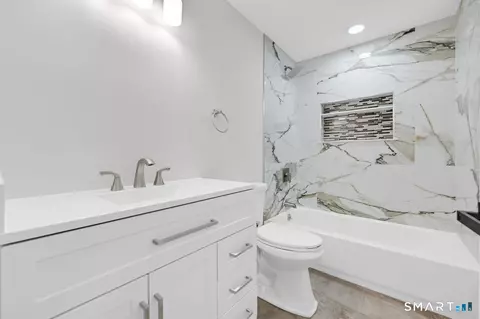 Bath - 129 Midwell Rd, Wethersfield, CT 06109 photo 1 of 3