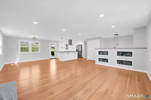Living - 129 Midwell Rd, Wethersfield, CT 06109 photo 3 of 6