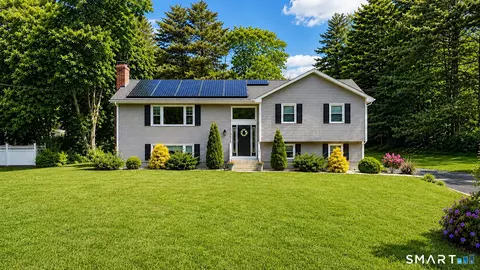 115 Craigemore Cir, Avon, CT 06001