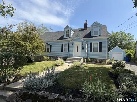 83 Stonybrook Rd, Stratford, CT 06614