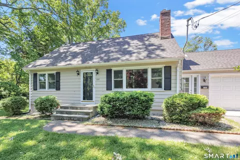 105 Castle Dr, Stratford, CT 06614