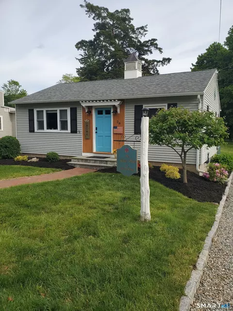 28 Church St, Old Saybrook, CT 06475