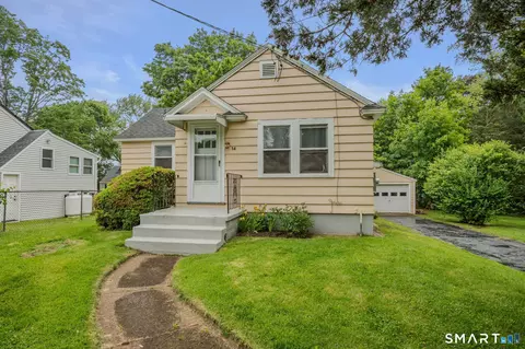 14 Tyler Pl, Quaker Hill, CT 06375
